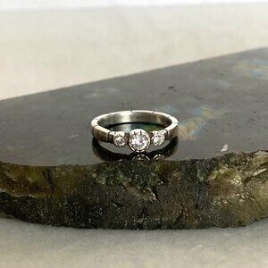 Silpada Sterling Silver 925 Dainty CZ Trio Three Stone Band Ring Sz 4.75